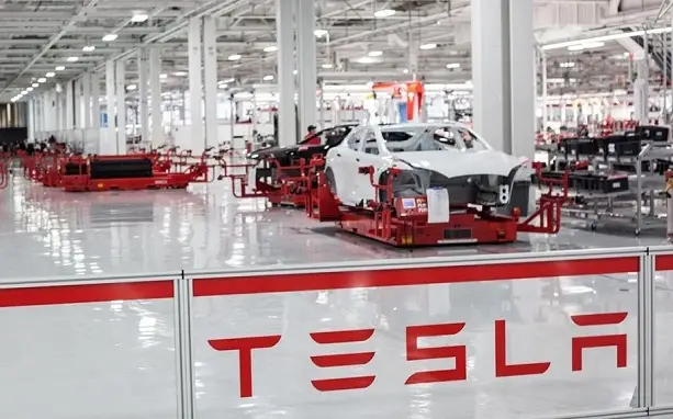 Компанію Tesla знову звинуватили у расовій дискримінації